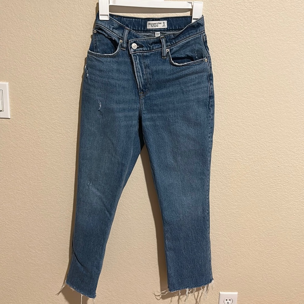Abercrombie 90s Straight Ultra High Rise Jeans with Crossover Zipper